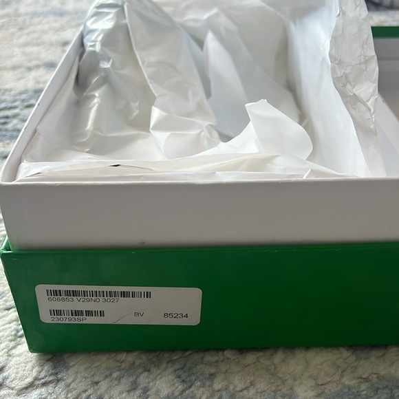 New w/ tags Bottega Veneta Lido sandals size 8 (retails: $1,395) - Picture 9 of 12